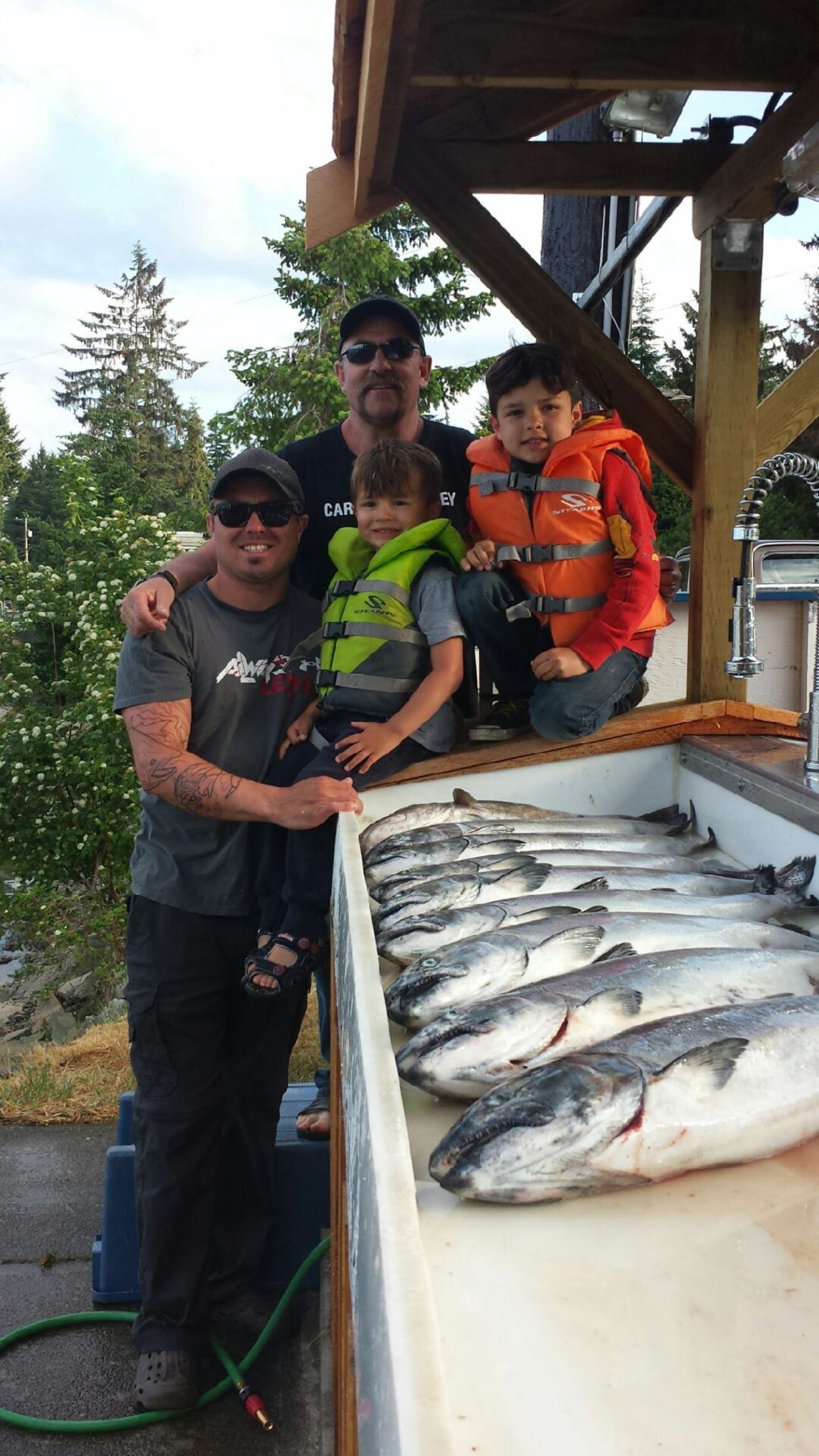 Slabrador Salmon Charters happy customers